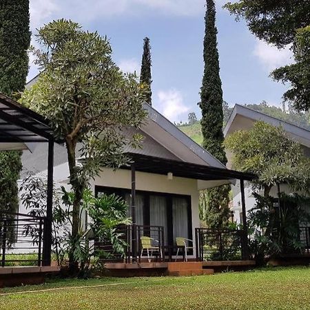 New Mountain Springs Hotel & Resort Lembang Εξωτερικό φωτογραφία