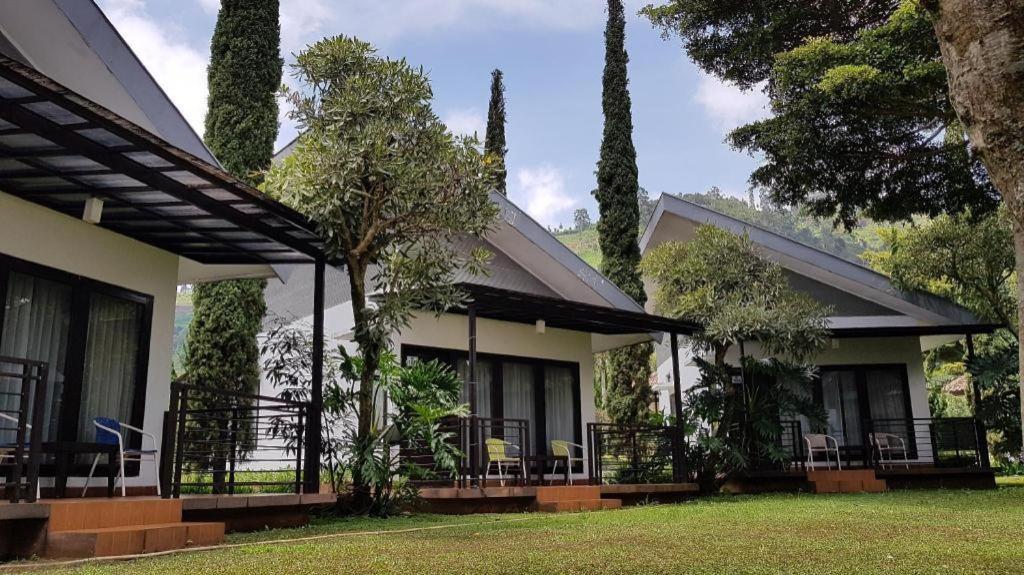 New Mountain Springs Hotel & Resort Lembang Εξωτερικό φωτογραφία