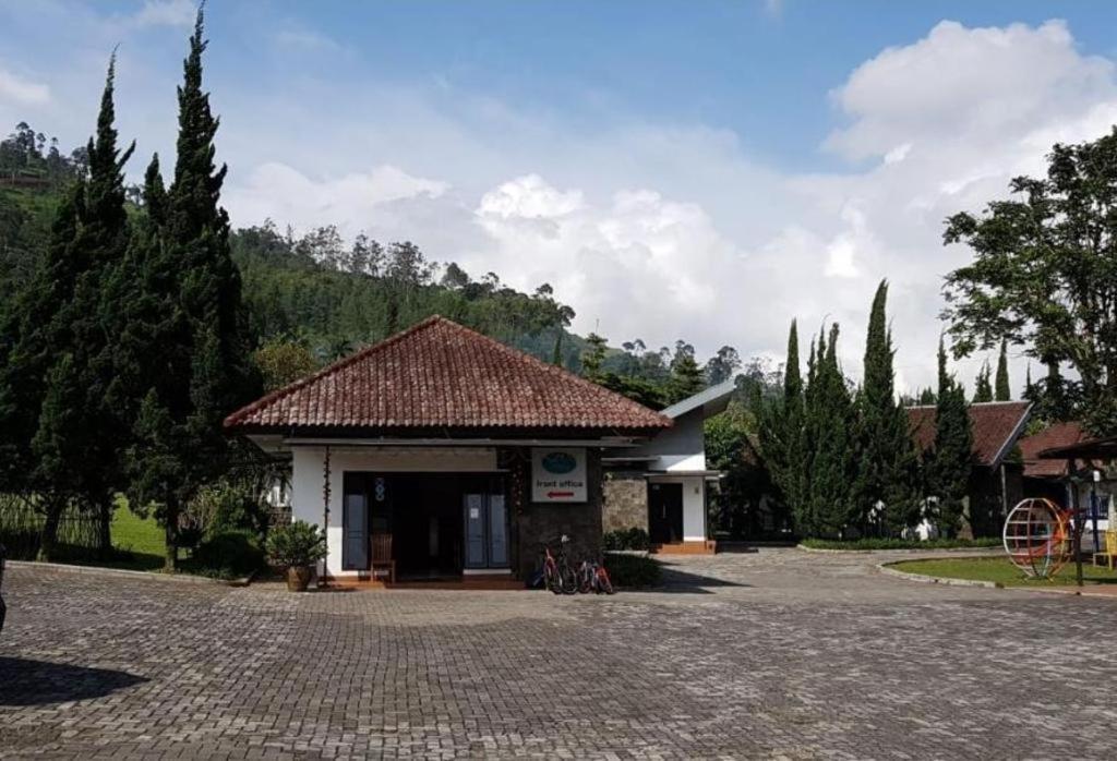 New Mountain Springs Hotel & Resort Lembang Εξωτερικό φωτογραφία