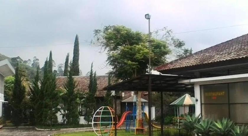 New Mountain Springs Hotel & Resort Lembang Εξωτερικό φωτογραφία