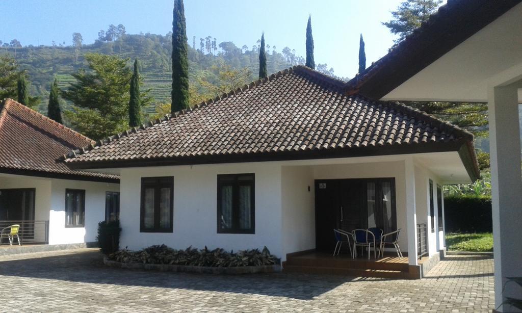 New Mountain Springs Hotel & Resort Lembang Εξωτερικό φωτογραφία